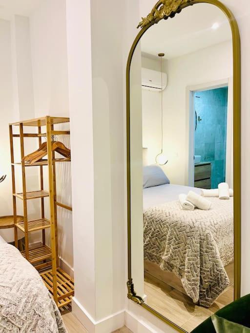 Apartamento New Luxurious Studio With Patio/Center Málaga Exterior foto