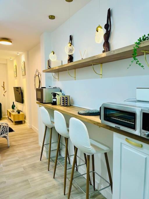 Apartamento New Luxurious Studio With Patio/Center Málaga Exterior foto