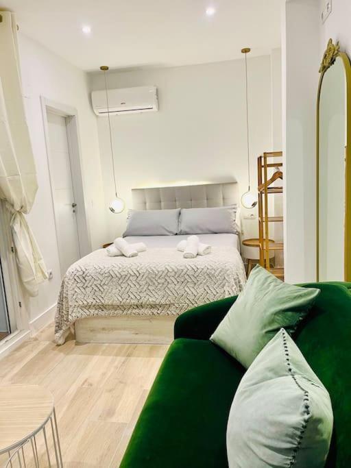 Apartamento New Luxurious Studio With Patio/Center Málaga Exterior foto
