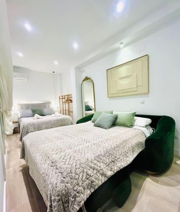 Apartamento New Luxurious Studio With Patio/Center Málaga Exterior foto