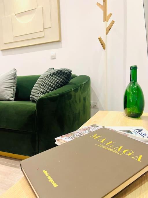Apartamento New Luxurious Studio With Patio/Center Málaga Exterior foto