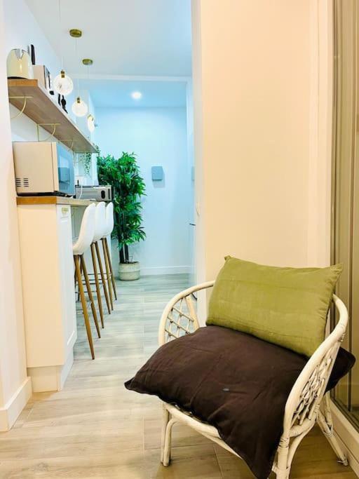 Apartamento New Luxurious Studio With Patio/Center Málaga Exterior foto