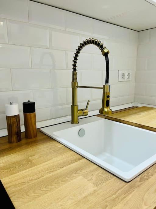 Apartamento New Luxurious Studio With Patio/Center Málaga Exterior foto